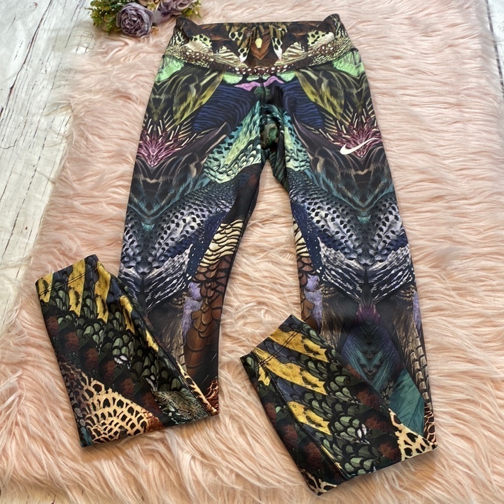 Nike Multicolor Printed Leggings with Green, Yellow & Purple Accents